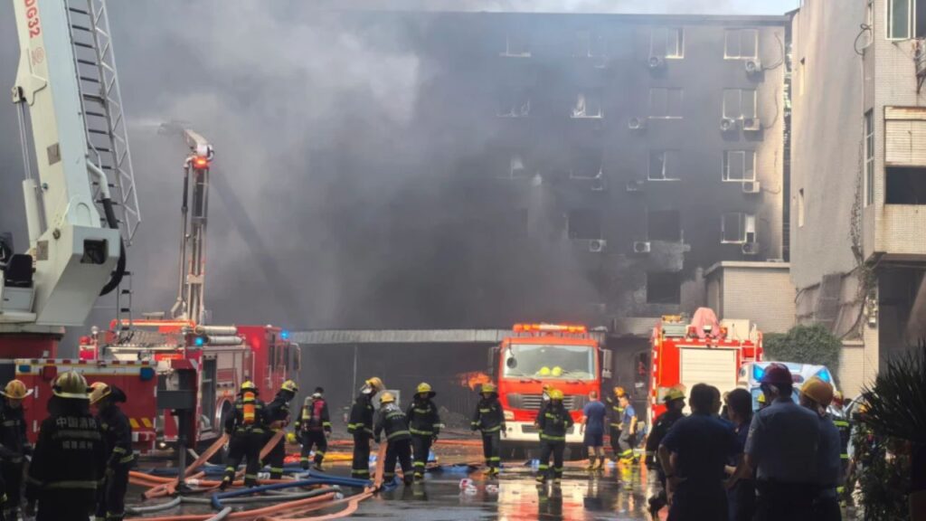 Tragedia en China! 28 muertos tras incendio en fábrica de calzado