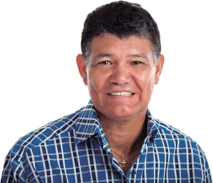 Francisco Peña enfrenta críticas y respaldo como alcalde de Santo Domingo Oeste