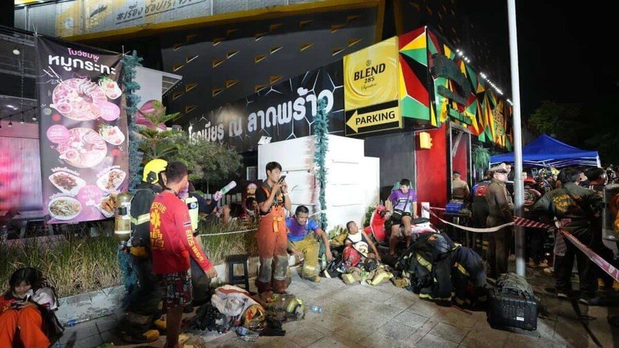 Al menos 27 personas mueren en el incendio de un pub de Bangkok
