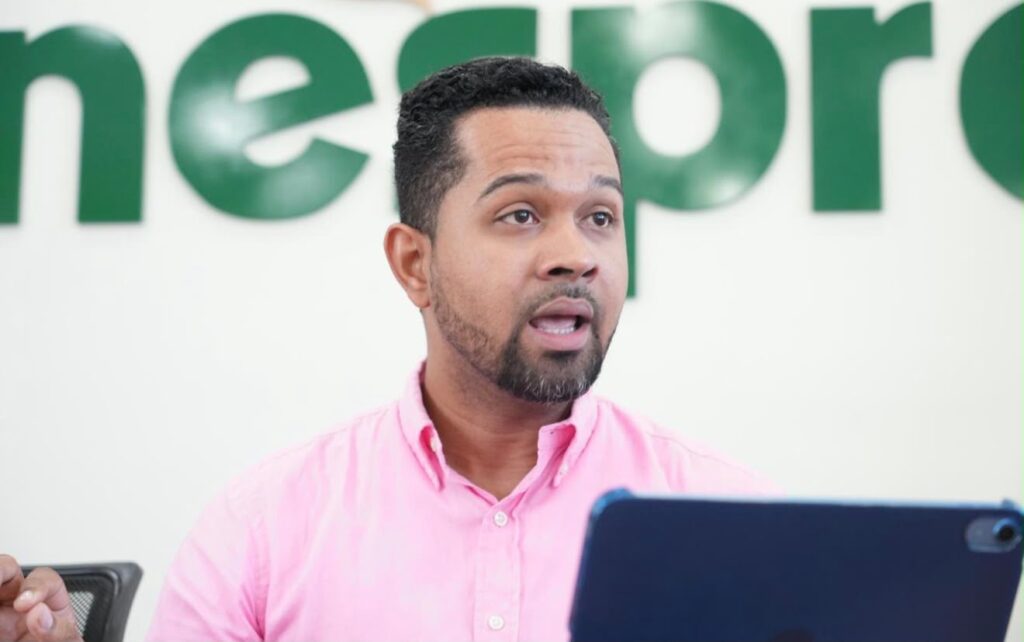 Periodista Vicente Méndez pide la renuncia del alcalde de Santo Domingo Oeste, Francisco Peña, por deplorable situación de la zona en expansión