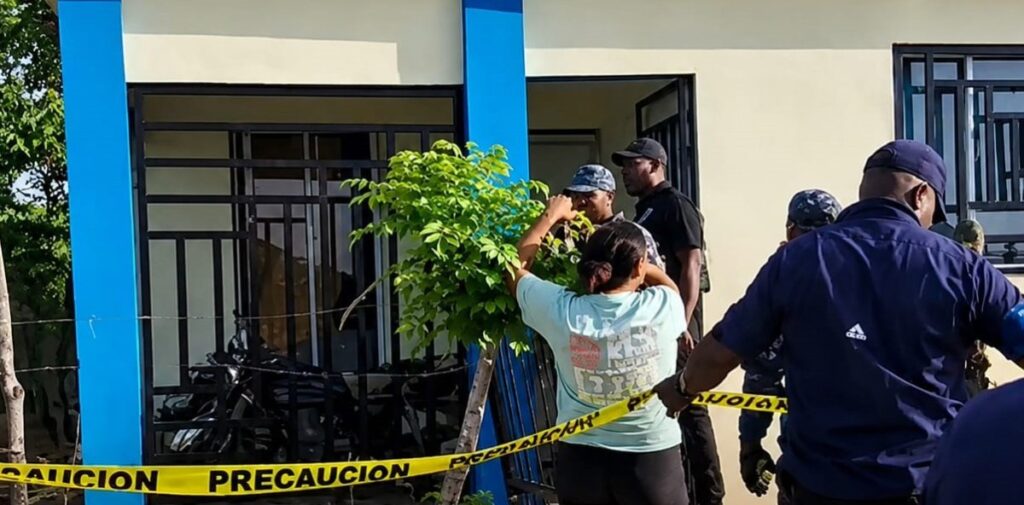 Pareja es encontrada sin vida en Arenoso; autoridades investigan posible homicidio-suicidio