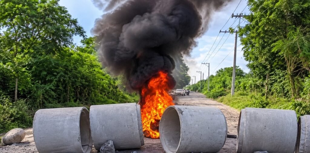 En Sierra Prieta | Protestan en demanda de terminación de calles en comunidad de Santo Domingo Norte