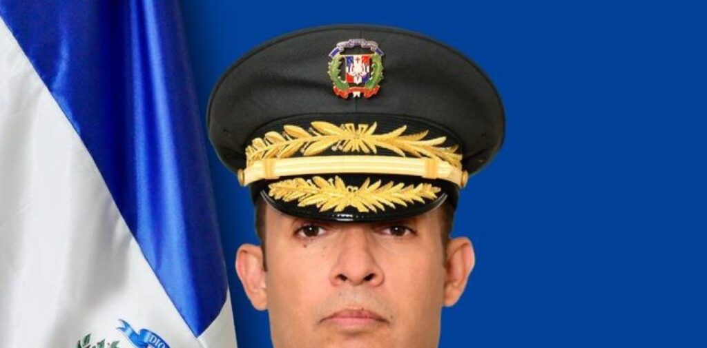 Decretos alcanzaron las fuerzas armadas; Jimmy Arias Grullón, nuevo comandante de ERD