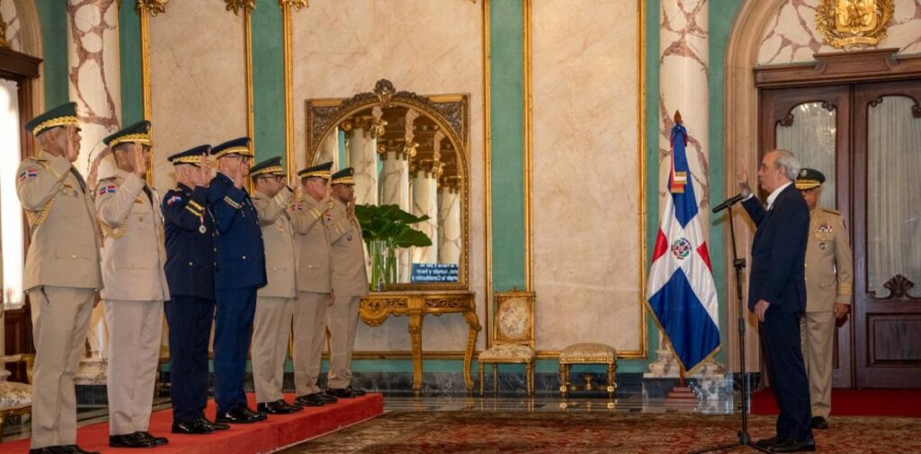 Abinader posiciona a los nuevos mandos del Ejército, Fuerza Aérea y la Policía Nacional