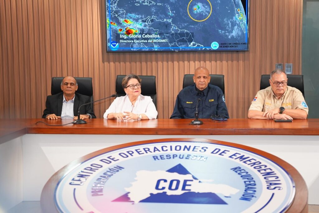COE activa Plan de Contingencia ante onda tropical que provocará lluvias desde el domingo en RD