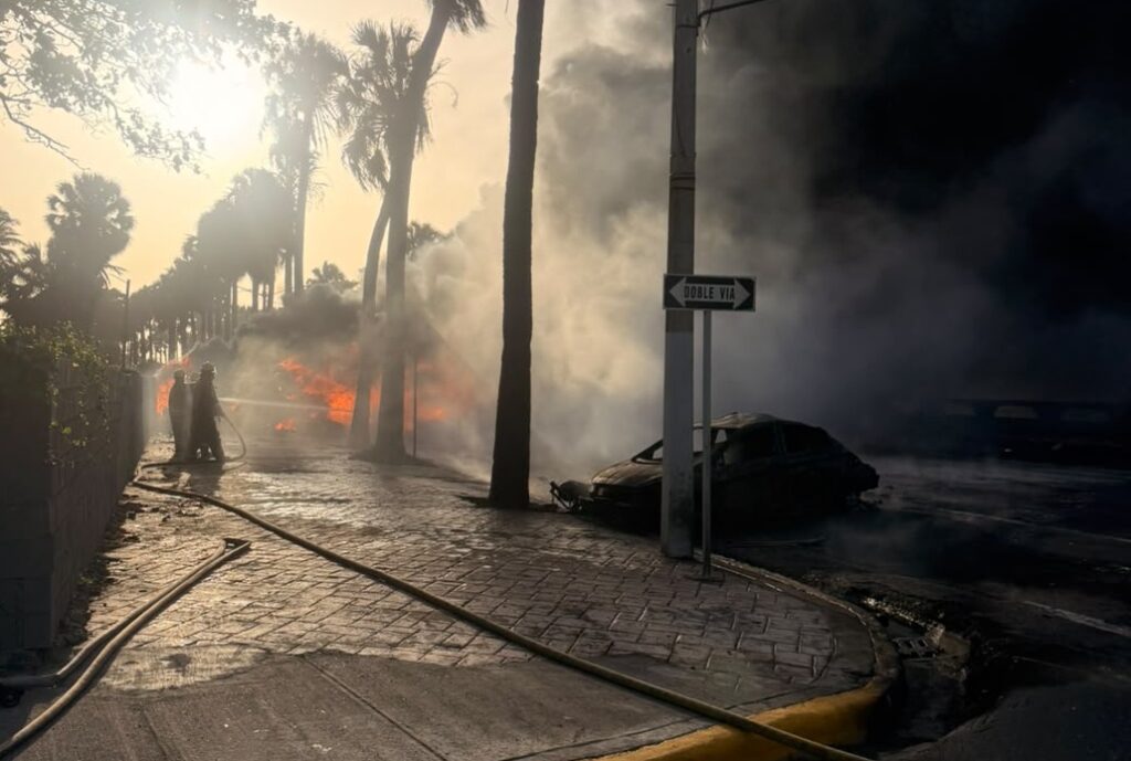 Reportan dos muertos y heridos tras explosión tanquero en el Malecon de SD