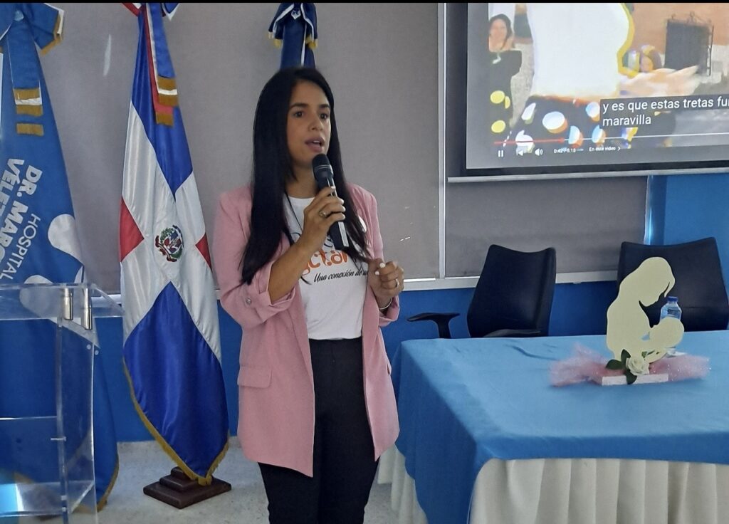 Hospital Marcelino Vélez Santana culmina semana mundial de la lactancia materna con capacitación a su personal de salud
