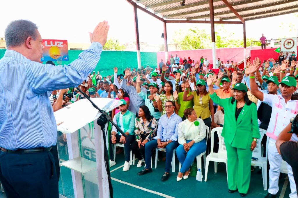 “En Los Alcarrizos lo que se respira es Leonel”, afirma vicealcaldesa que dejó el PRM para ingresar a la FP
