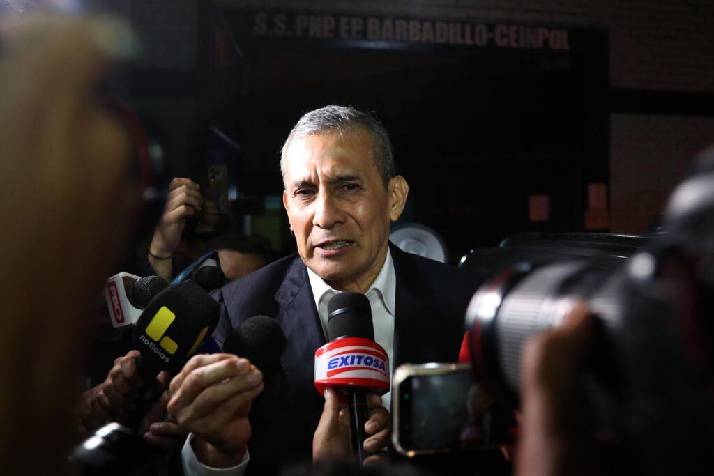 El expresidente peruano Ollanta Humala, condenado a 15 años de cárcel, sale libre al anularse su caso