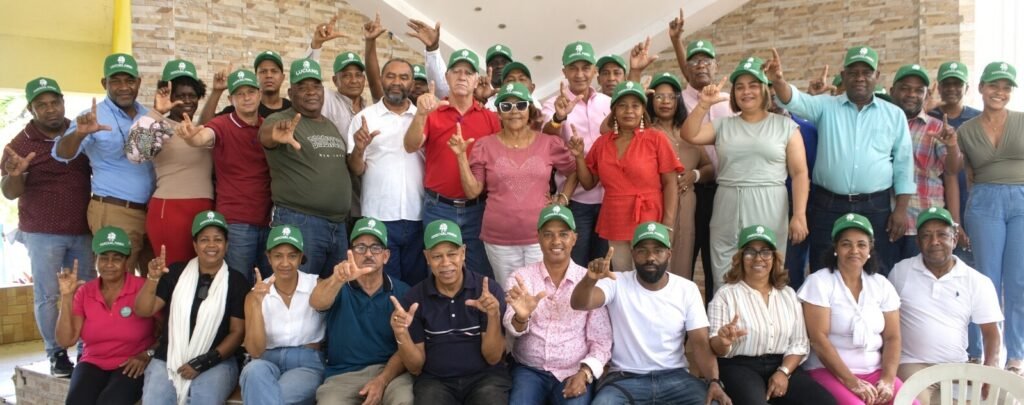Luciano forma a su estructura en Santo Domingo Oeste: “El bien común por encima de las aspiraciones individuales o de grupos»