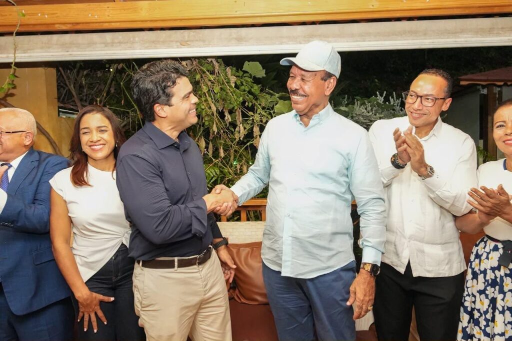 José Montás oficializa respaldo a Wellington Arnaud junto a su equipo político y fortalece el proyecto presidencial en San Cristóbal