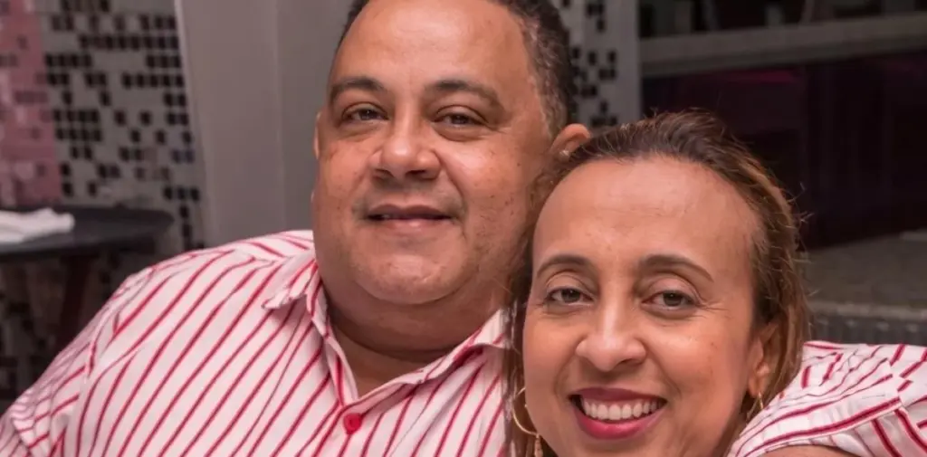“Tendré que volver a Cotuí, esta vez sin ella”: Peña Suazo anuncia su regreso al escenario tras muerte de su esposa
