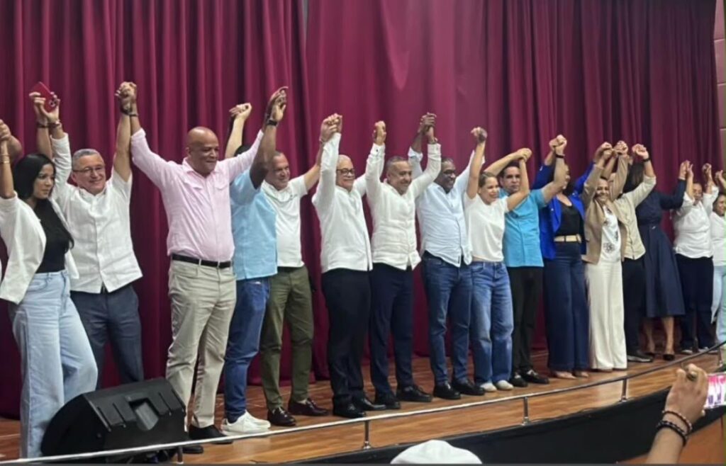 David Collado designa a Agustín Burgos como coordinador de campaña en La Vega para su proyecto 2028