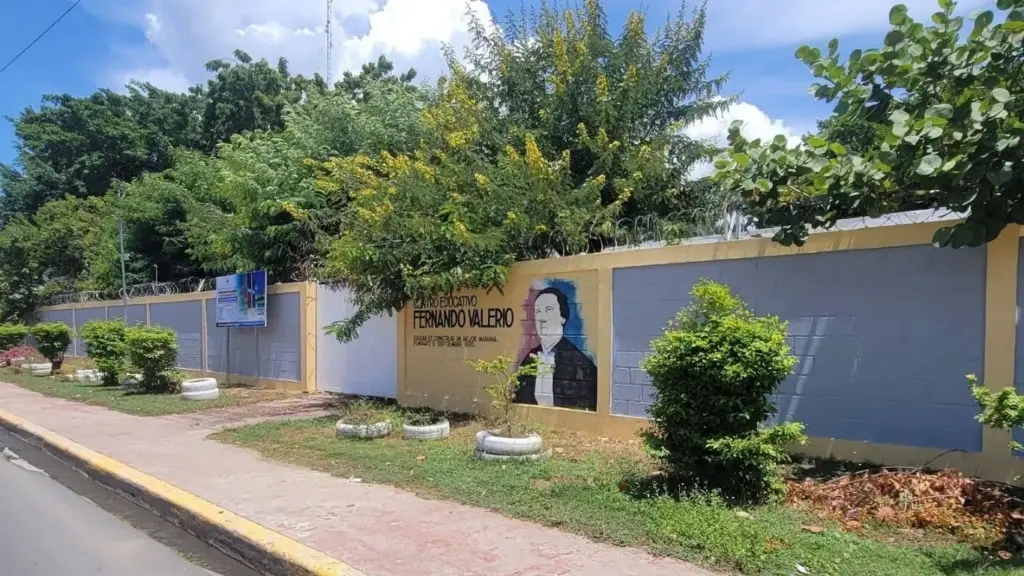 20 estudiantes se intoxican tras consumir leche del desayuno escolar en Villa González