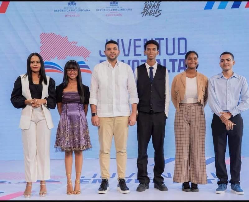Joven de El Factor representará a RD en intento por recuperar Récord Guinness de lectura