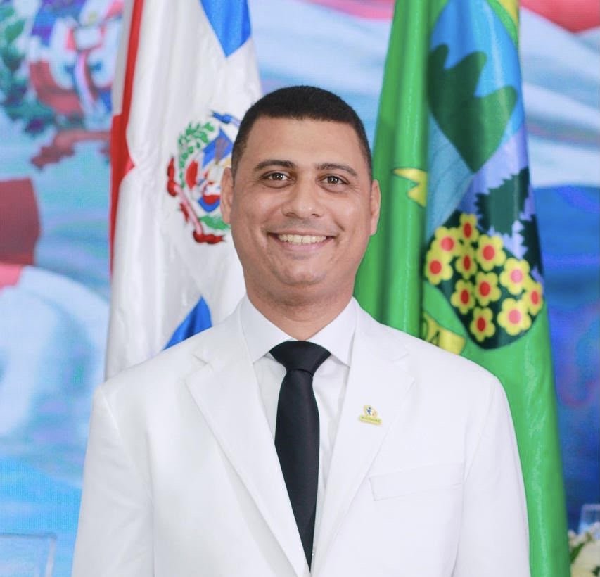 PLD amenaza con expulsar a Regidor de Jarabacoa, Dáyamo Victoriano Ramírez, si no firma desistimiento