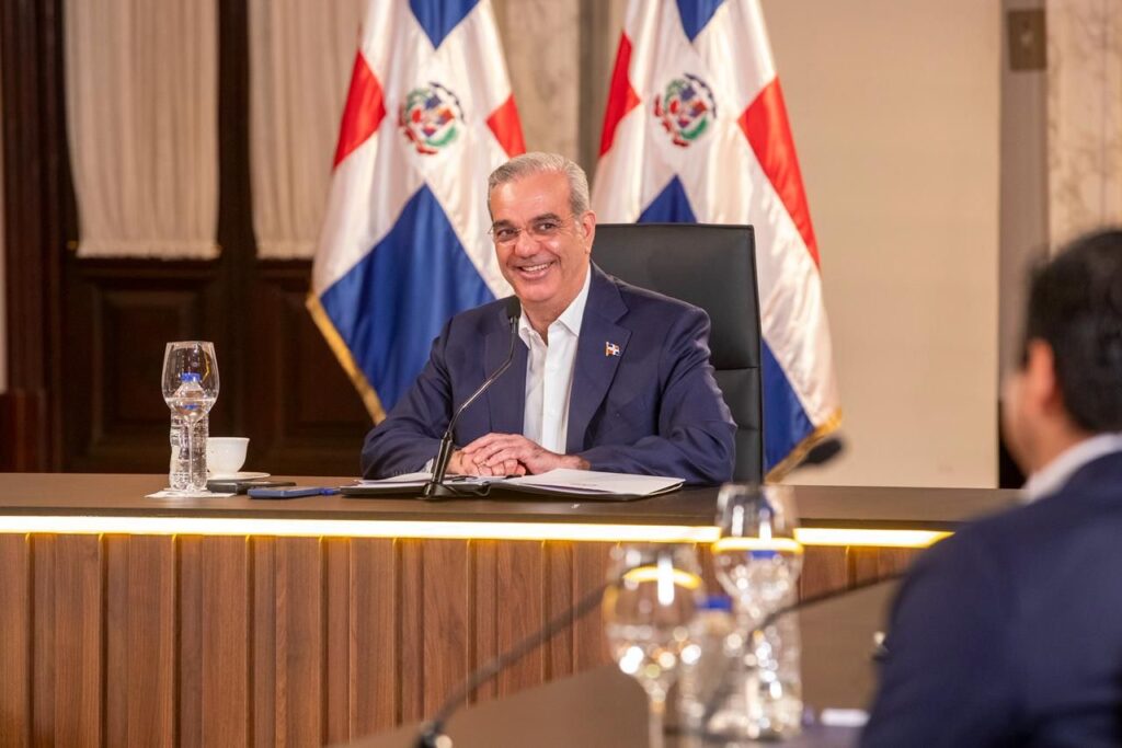 Presidente Abinader anuncia ampliación del Acueducto del Cibao Central y solución a la distribución de agua en Santo Domingo