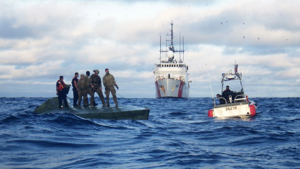 Guardacosta de EUA y Armada RD siguen búsqueda de sobrevivientes embarcación zozobró cerca Puerto Rico