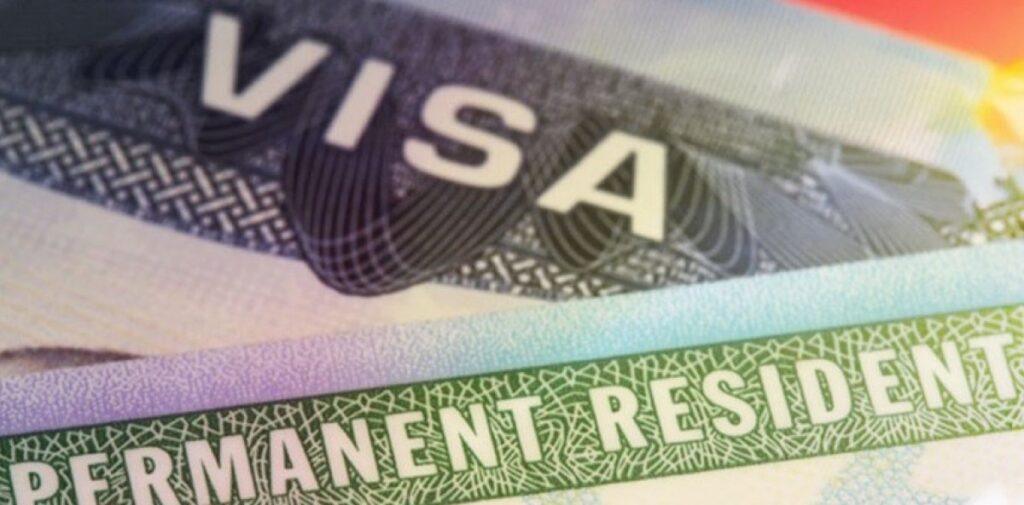 Nuevas medidas para otorgar residencia en USA afectarán a millones, entre ellos miles de dominicanos