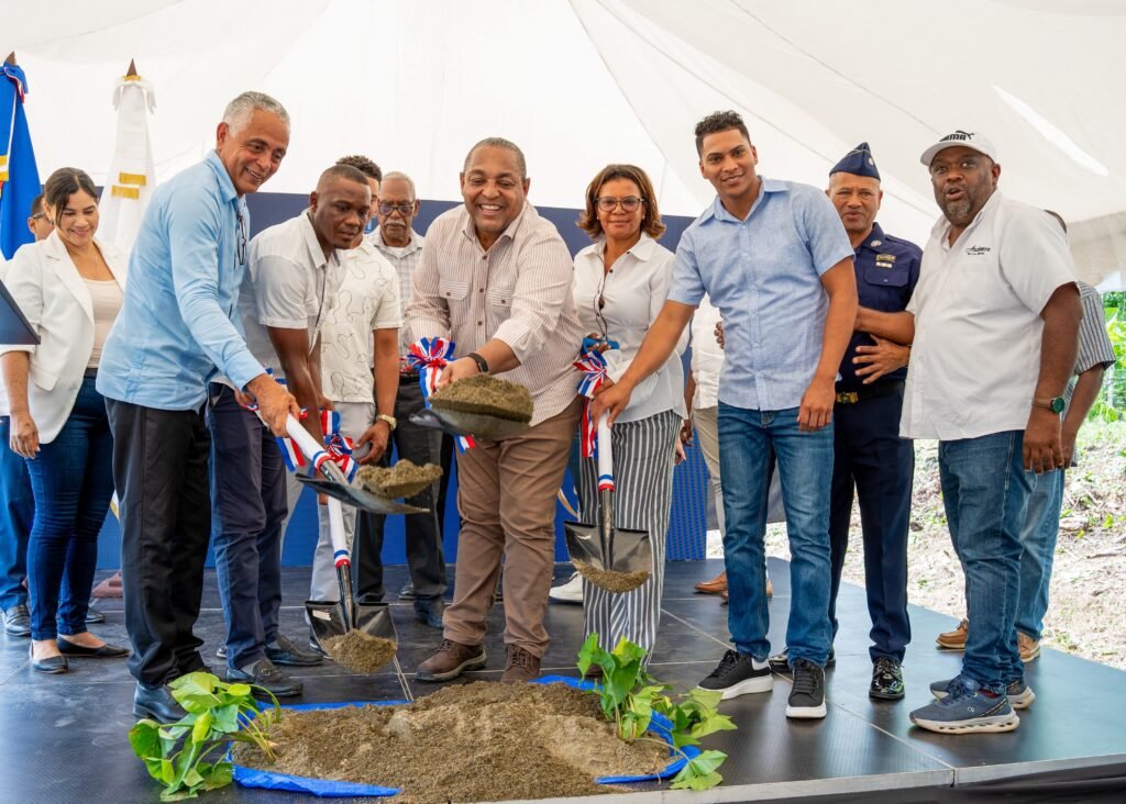 José Andújar inicia construcción de estación policial en Majagual, Monte Plata