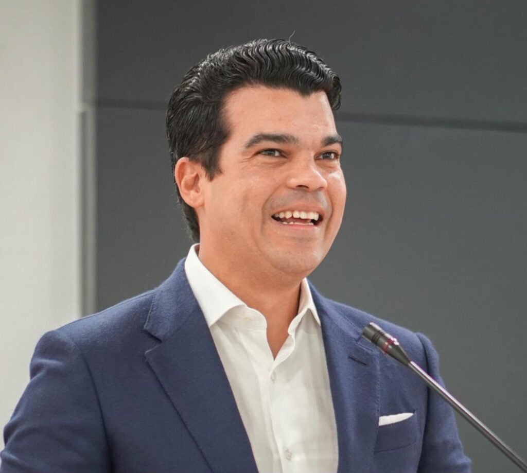 Wellington Arnaud encabeza percepción de funcionarios más eficientes, según SONDEOS