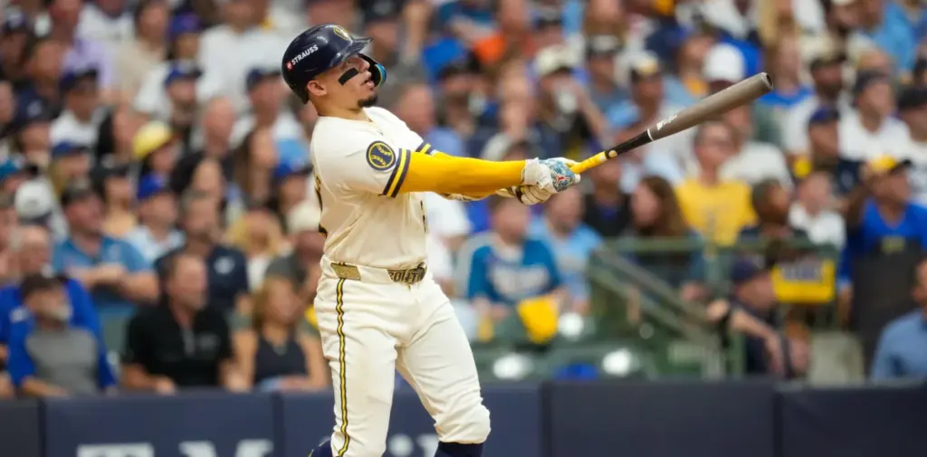 Cerveceros castigan a los Dodgers y se colocan a mitad de camino en la NLCS
