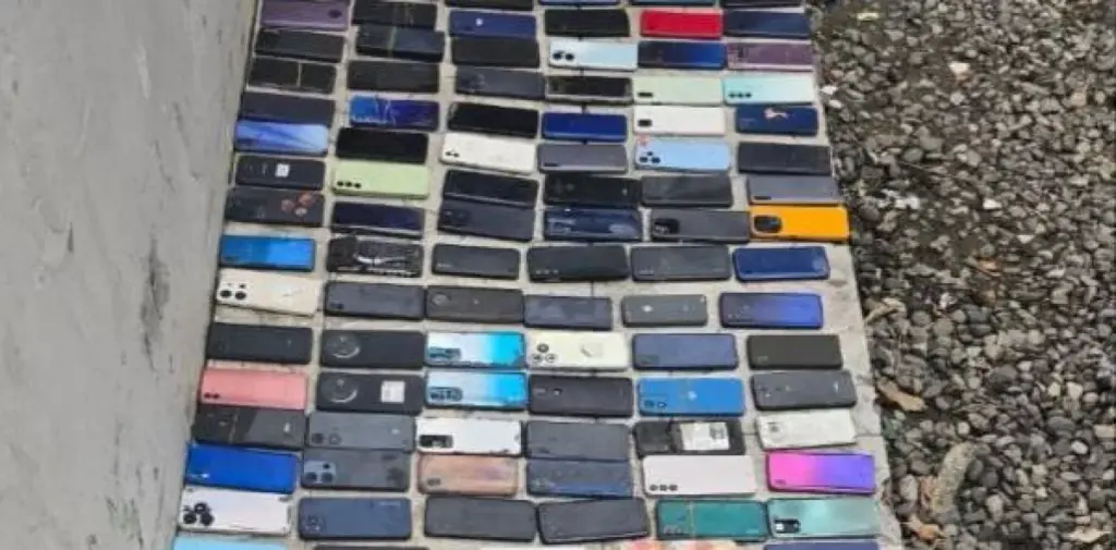 Policía incauta 190 teléfonos celulares en Los Alcarrizos