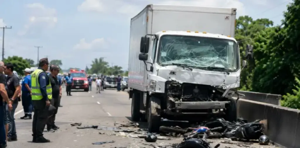 Tres años de prisión para chofer que arrasó una parada de motoristas y mató cinco