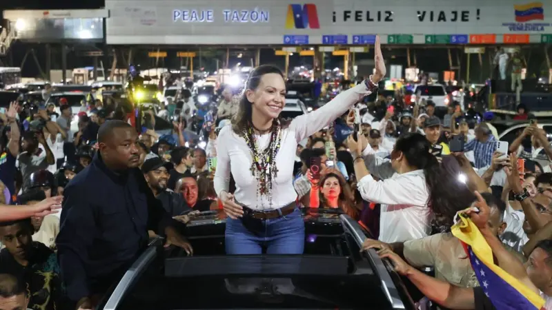«¡Finalmente, Caracas, estoy aquí!»: la líder opositora María Corina Machado regresa a Venezuela 10 meses después