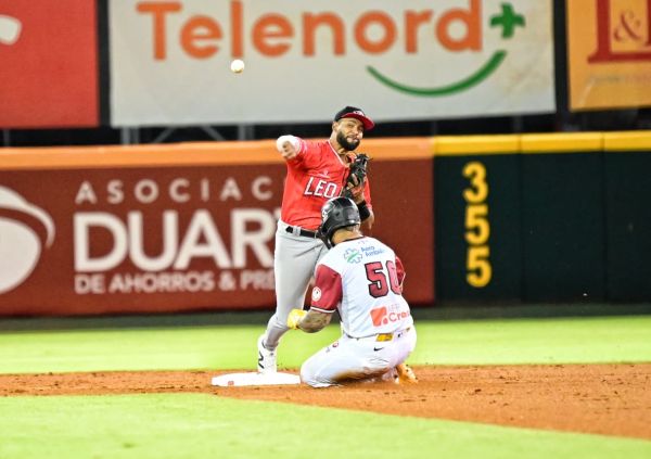 Licey asume liderato del beisbol de RD; Leones y Aguilas ganan