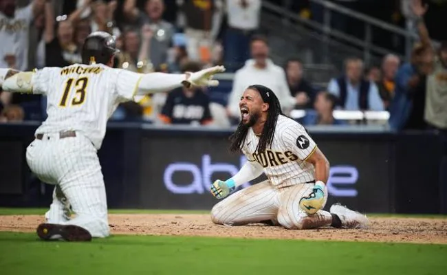 Los Padres de San Diego barrieron a los Cachorros de Chicago y ahora van a enfrentar a los Cerveceros de Milwaukee en la próxima ronda de playoof de las Grande Ligas