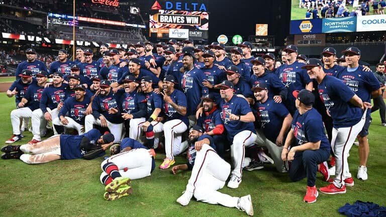 Los Bravos avanzan a la serie divisional para enfrentar a los Dodgers