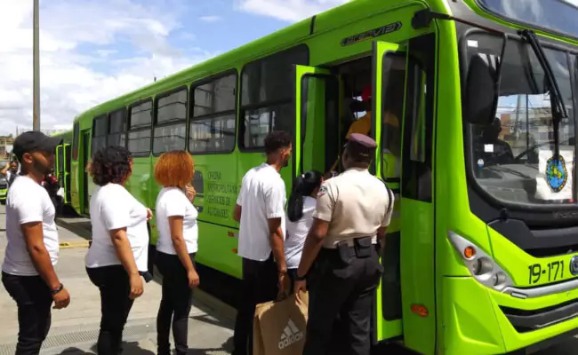 Contrataciones Públicas suspende licitación de OMSA para compra de autobuses por presuntas irregularidades